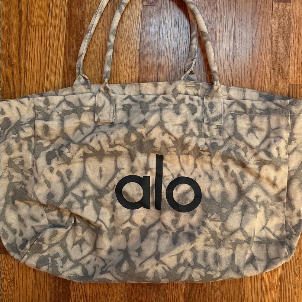 Alo tote
